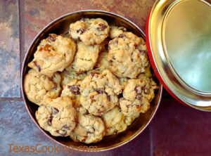 Chocolate Chip Oatmeal Cookies
